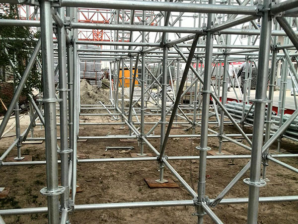 沈阳脚手架租赁底部固定的重要性与方式
